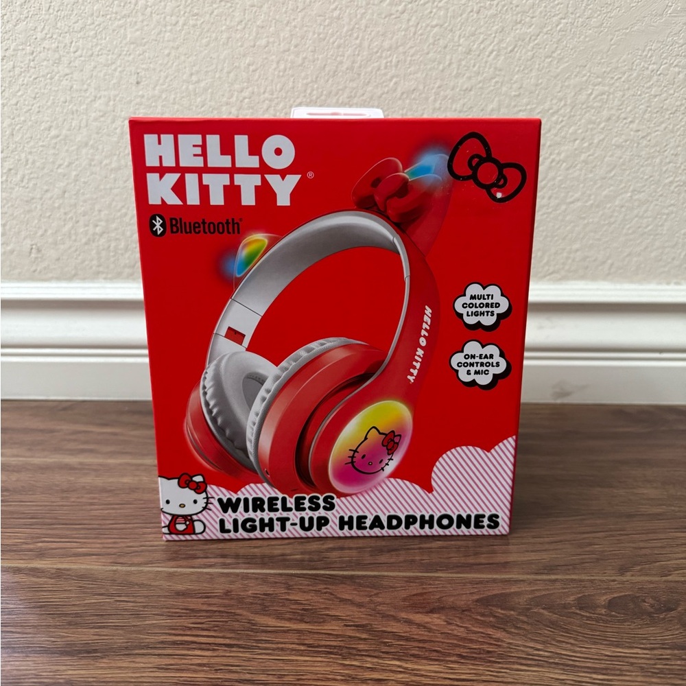 Hello Kitty Wireless Light Up Headphones RED (NWT)